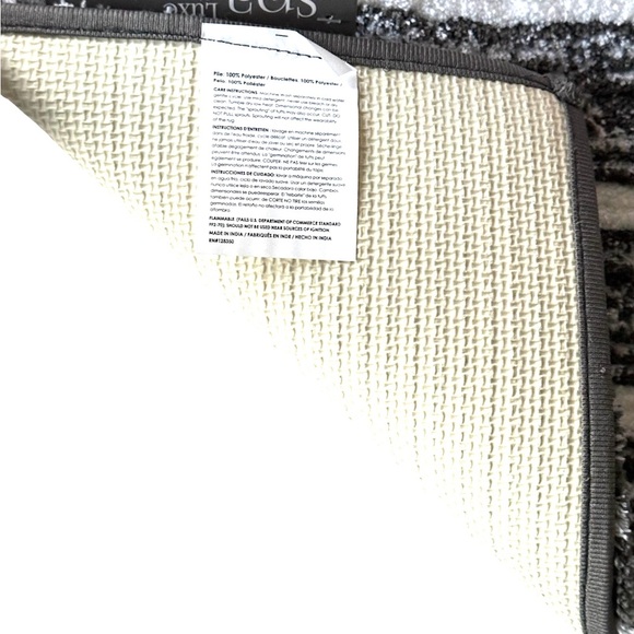 NEW Spa Luxe Gray & White Striped Soft Bath Rug VERY SOFT! Sustainably Made - Picture 6 of 6